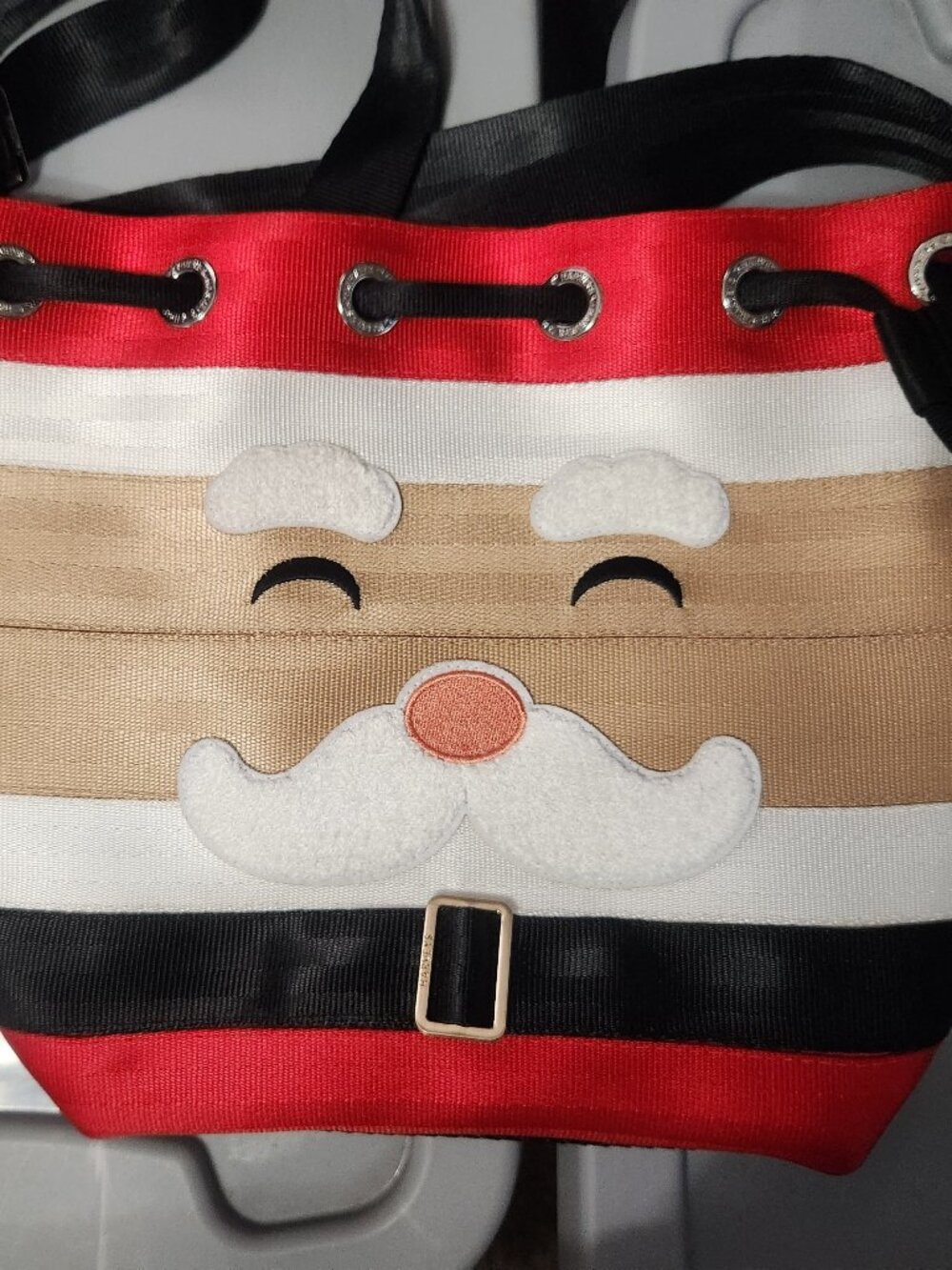 Harveys Seatbelt Park Hopper Santa Clause
